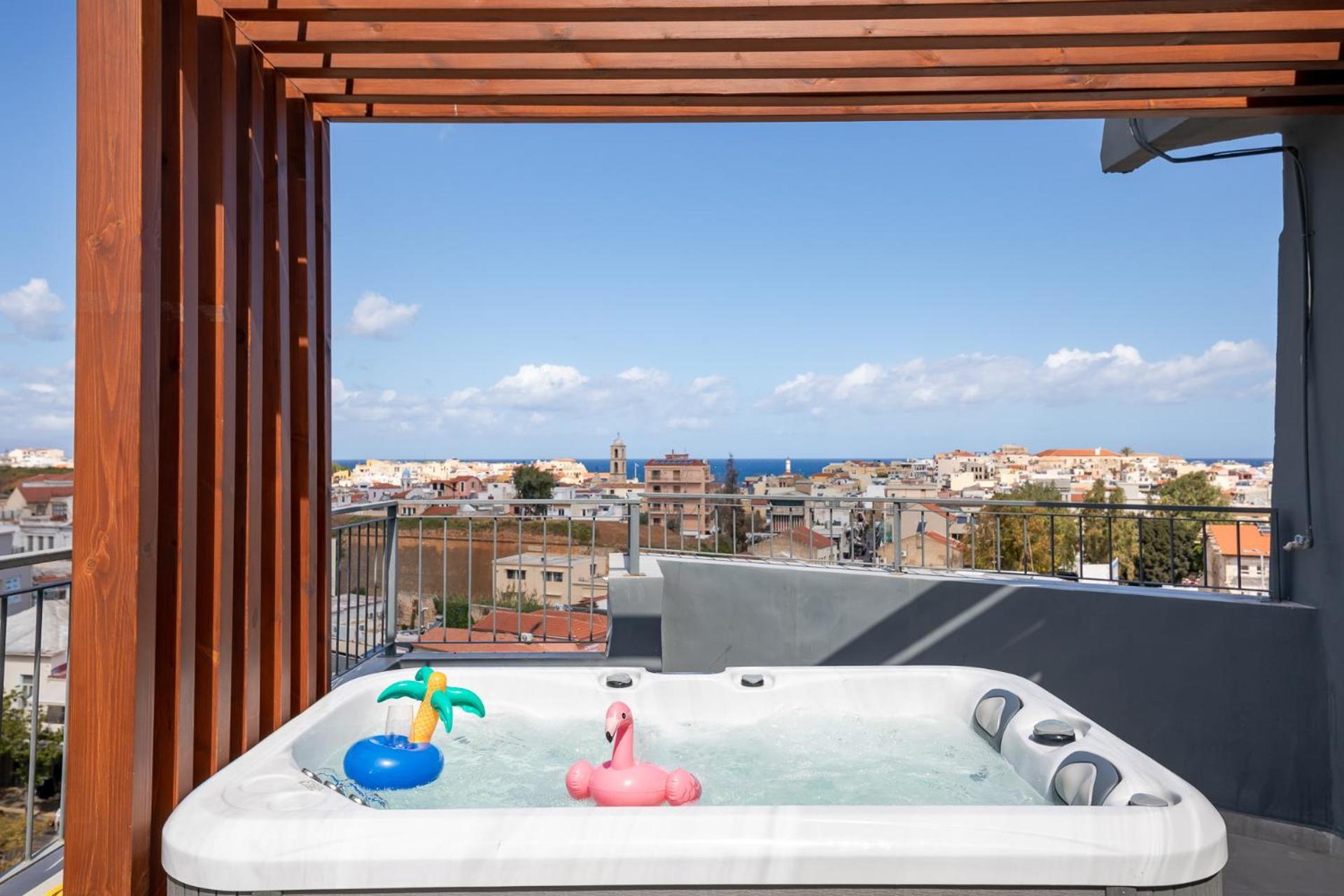 Anele Luxury - Roof Jacuzzi